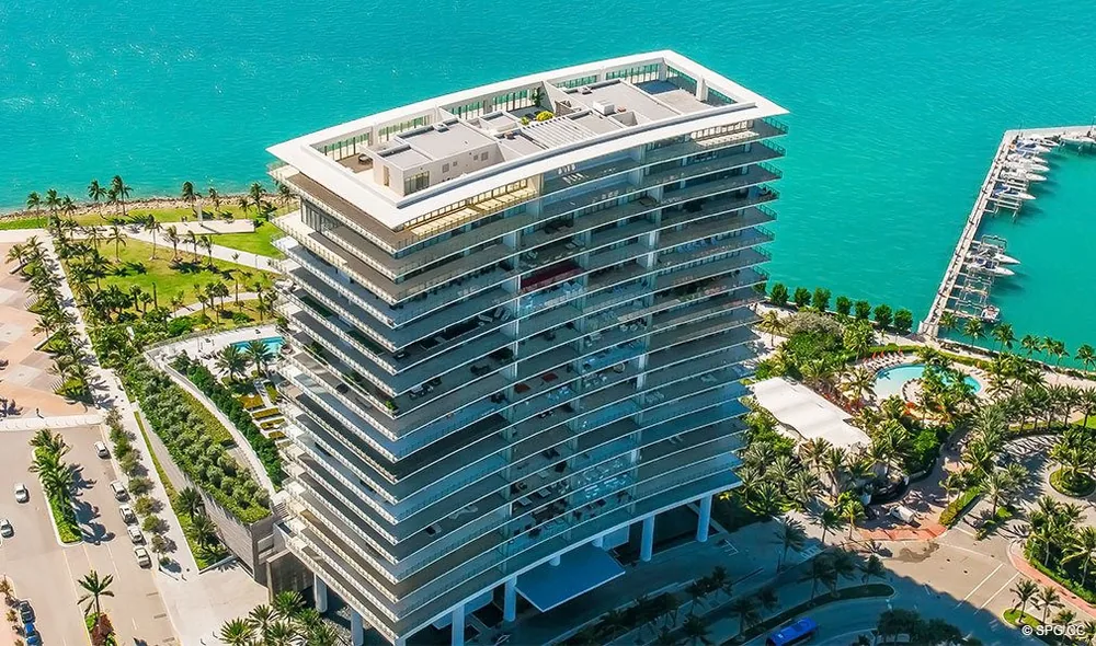 Torre de condominios de lujo Apogee South Beach en South of Fifth, Miami Beach
