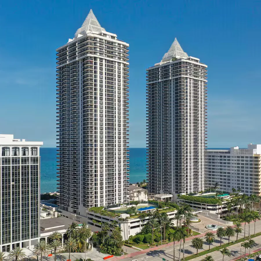 Blue Diamond oceanfront condo tower in Miami Beach