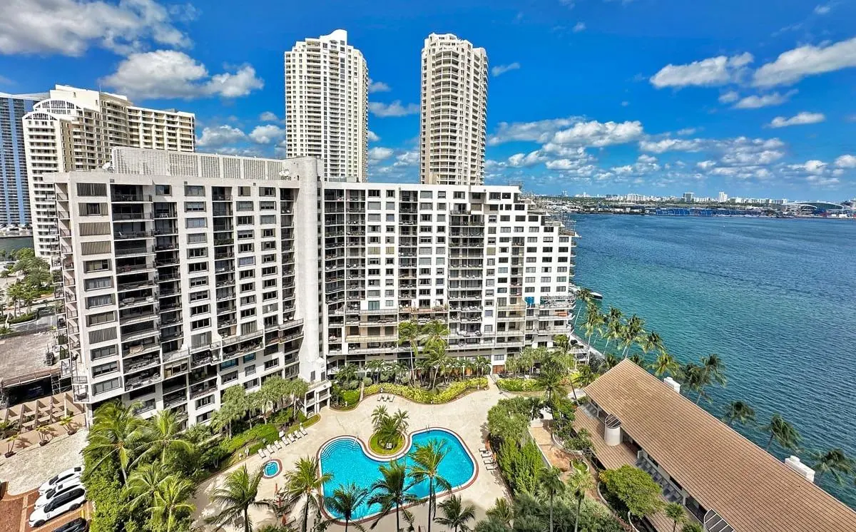 Condominio Brickell Key Two frente al agua en Brickell Key, Miami