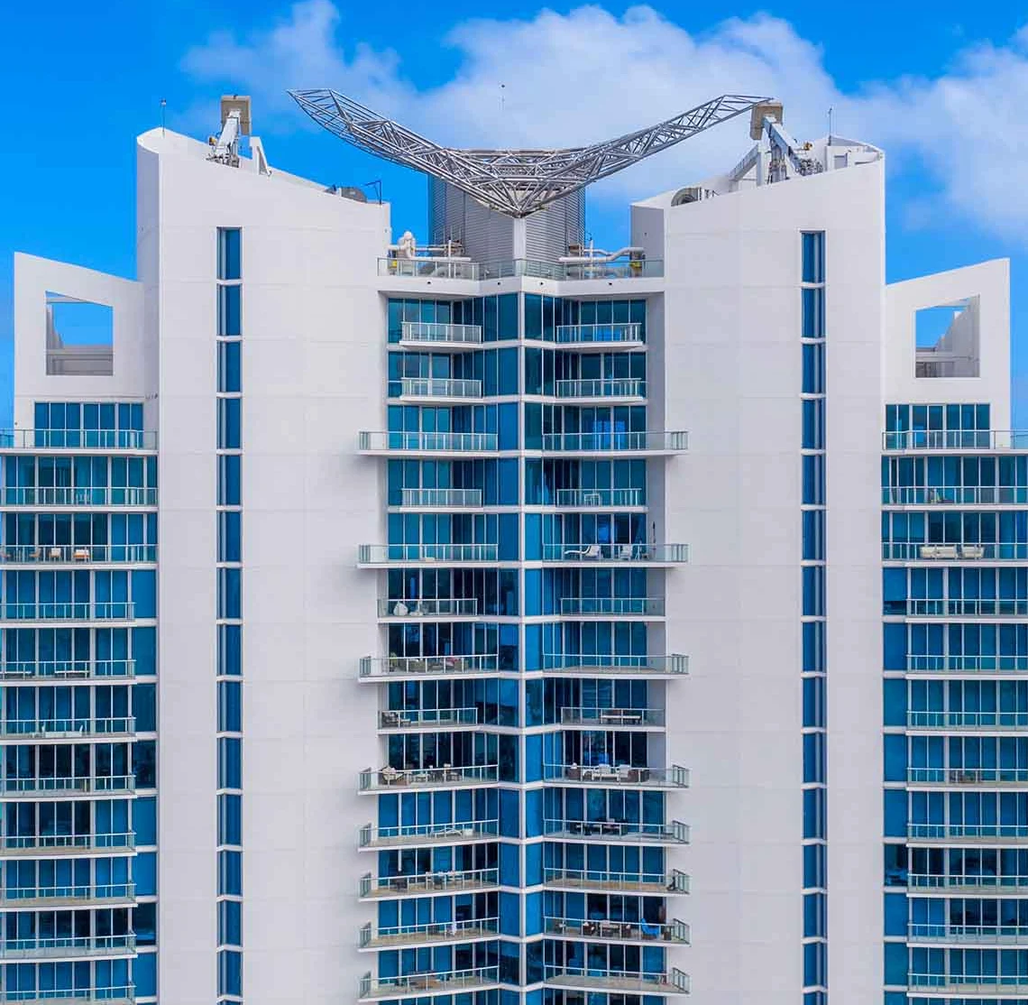 Torre de condominios Jade Beach frente al mar en Sunny Isles Beach
